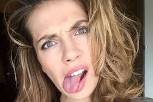 Паперная снимается в РФ и молчит о войне