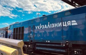 По информации Telegraf, "Укрзалізниця" не только перестала организовывать аукционы, но и прекратила отгрузку металлолома по уже заключенным контрактам, торги по которым были проведены зимой 2023 года