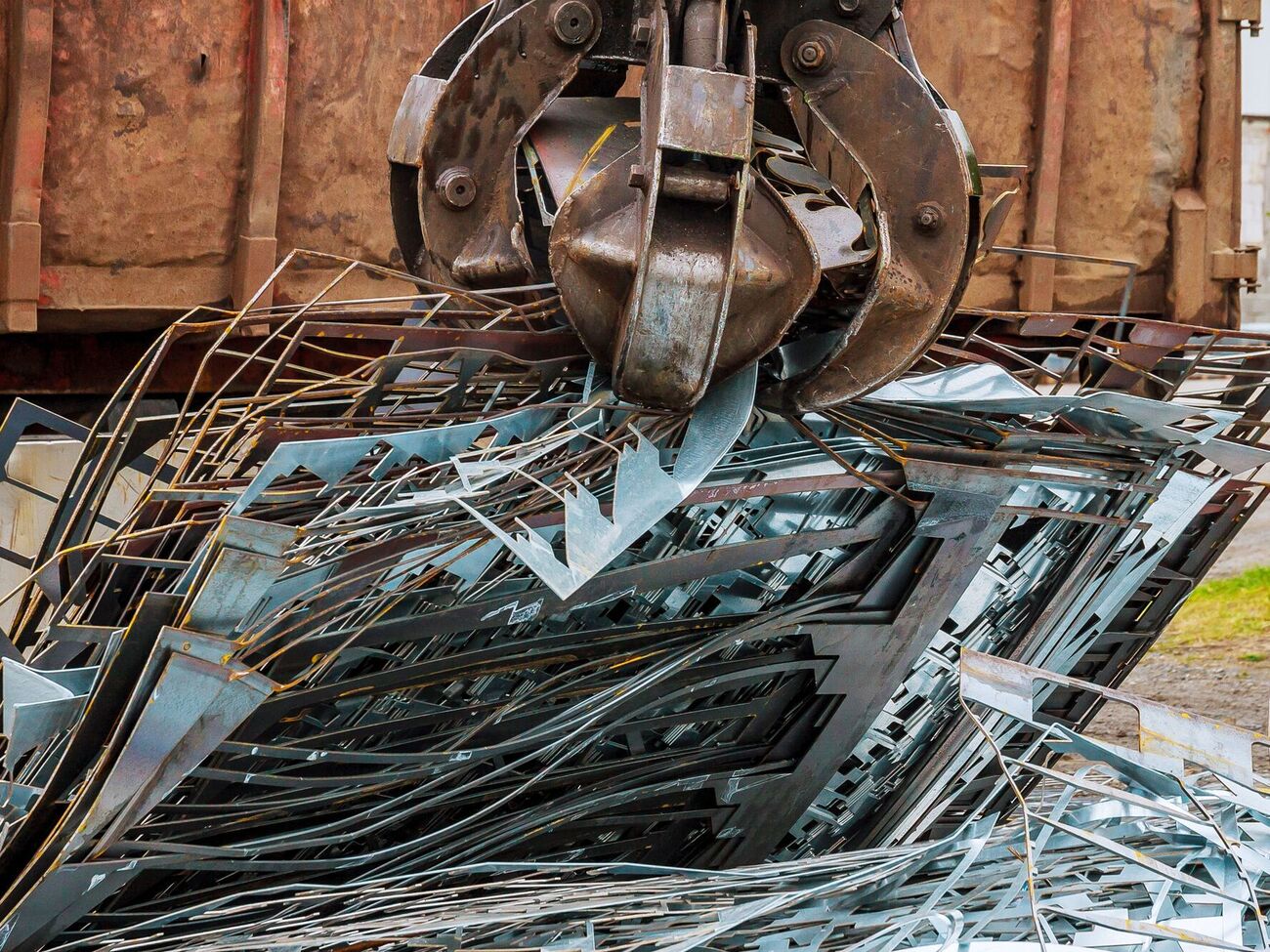 "Укрзалізниця" перестала виставляти брухт на продаж із вересня минулого року