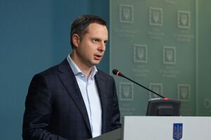 НАПК считает, что решения, принятые на заседаниях комитета под председательством Ростислава Шурмы, создавали условия для успешности бизнеса брата