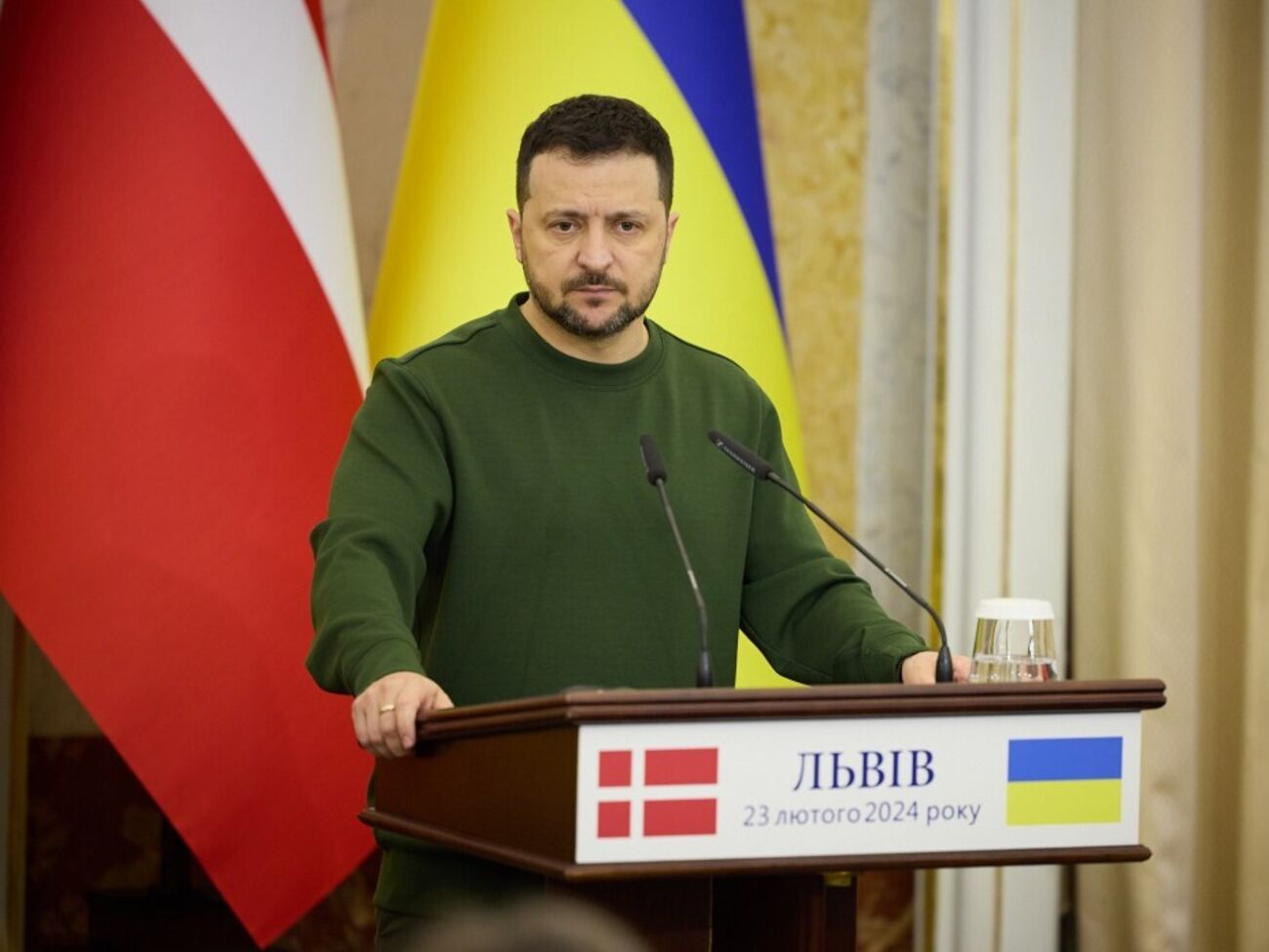 Украина открыто заявила о готовности провести встречу с представителями власти Польши, отметил Зеленский