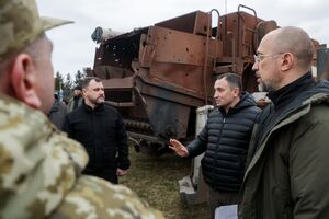 Блокада границы со стороны Польши "давно вышла за пределы блокады зерна" и "угрожает нацбезопасности Украины", отметил Шмыгаль
