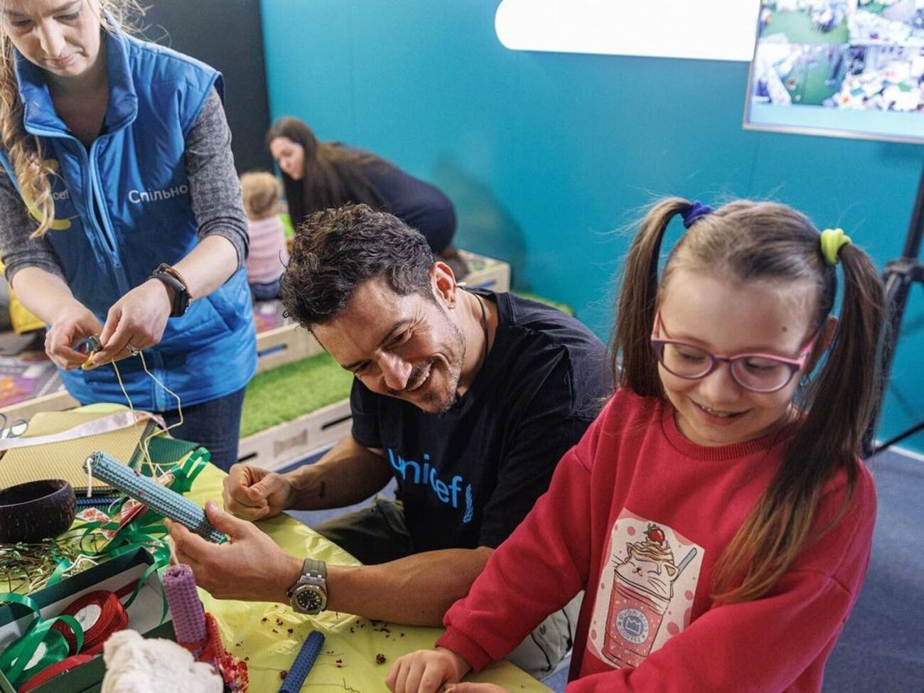 Блум: За последние два года дети в Украине были вынуждены провести до 5 тыс. часов, скрываясь под землей, когда над ними звучат сигналы воздушной тревоги