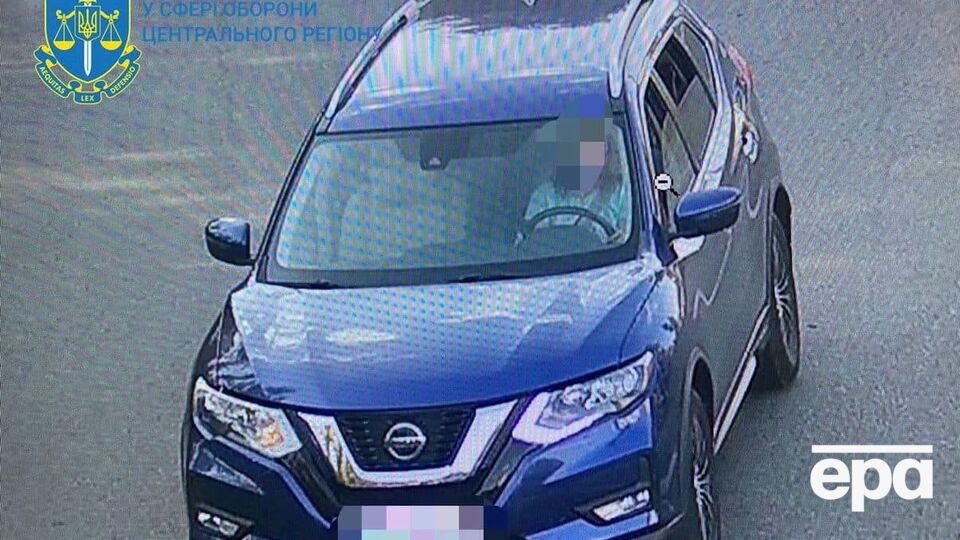 За полученные "доходы" чиновник Минобороны купил три авто премиум-класса, в том числе марки Lexus и BMW, отметили в СБУ