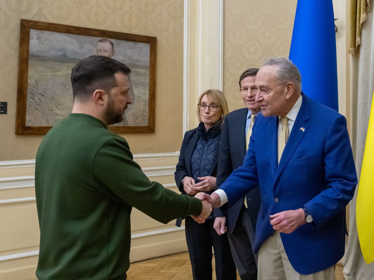 Шумер во главе делегации Сената США прибыл во Львов 23 февраля и встретился с Зеленским