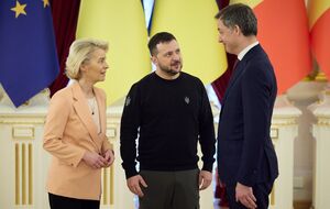 Зеленский 24 февраля провел переговоры с фон дер Ляйен и де Кроо в Киеве