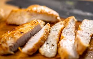 Грудка будет вкусной и ароматной