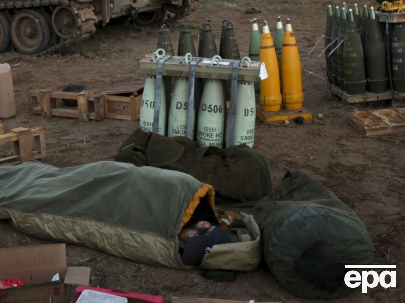 Боеприпасы украинцам нужны в соотношении один к одному, отметил Зеленский