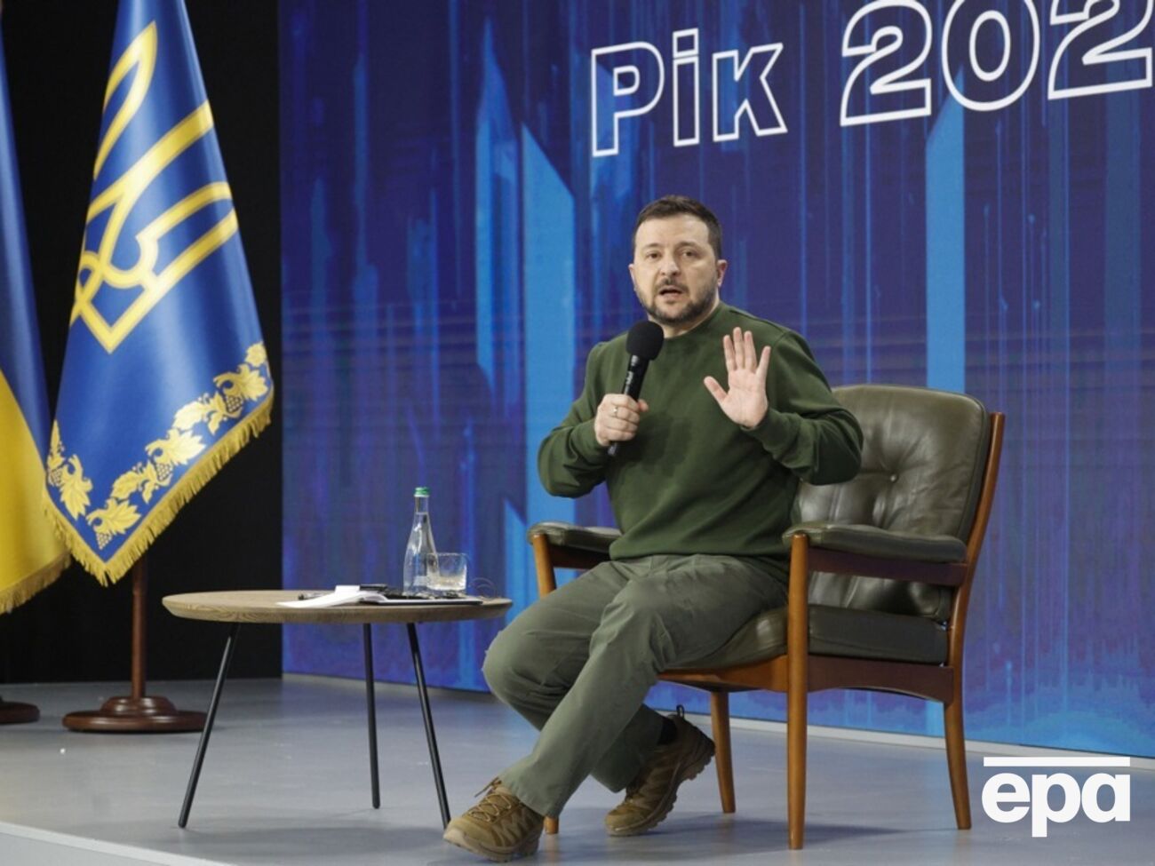 Зеленський заявив, що в історії із стеженням за журналістами розбереться слідство