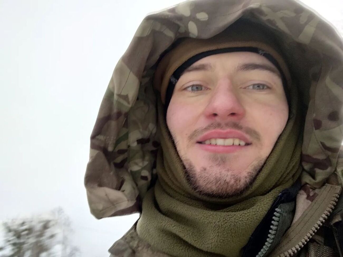 Смоленський: Після отримання поранення говорити та співати вже не було можливості. Рот був зашитий, а трахеостомічна трубка в гортані забезпечувала штучну вентиляцію легенів протягом наступних двох місяців