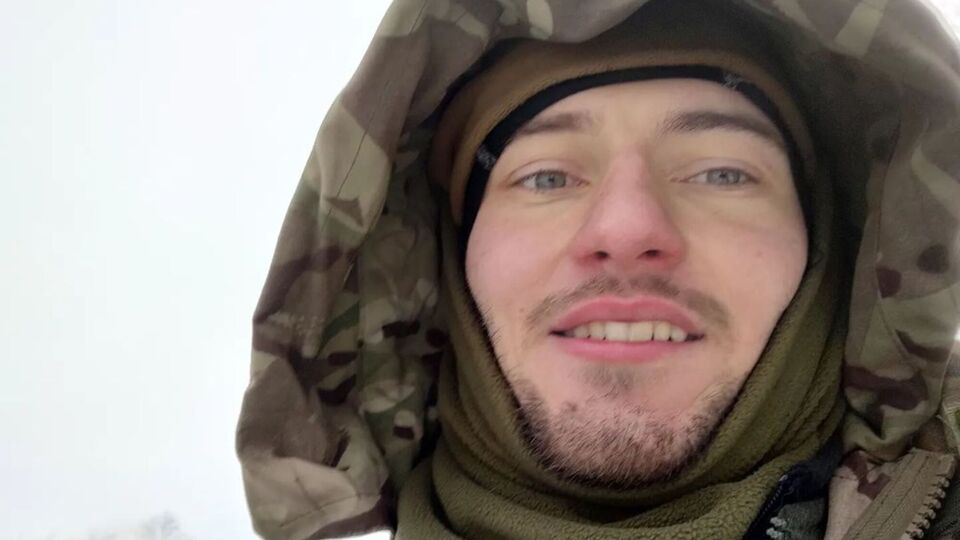 Смоленський: Після отримання поранення говорити та співати вже не було можливості. Рот був зашитий, а трахеостомічна трубка в гортані забезпечувала штучну вентиляцію легенів протягом наступних двох місяців