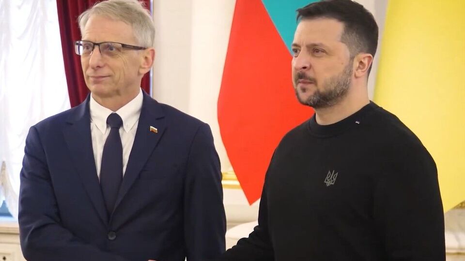 Зеленський повідомив, що на зустрічі з Денковим вони домовилися активізувати розвиток логістики й інфраструктури