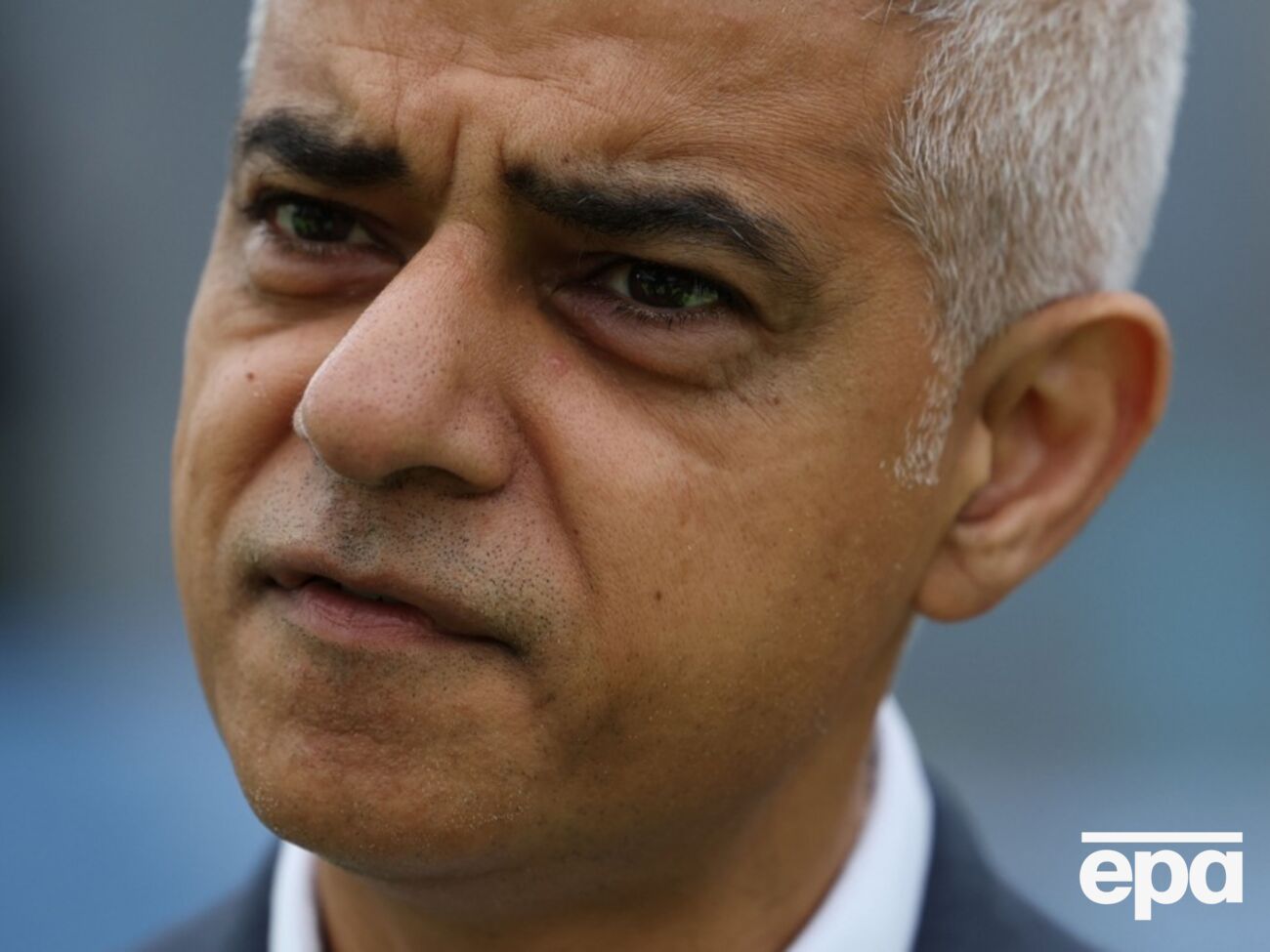 На средства от продажи недвижимости российских олигархов можно было бы построить в Лондоне более 4 тыс. недорогих домов, отметил Хан