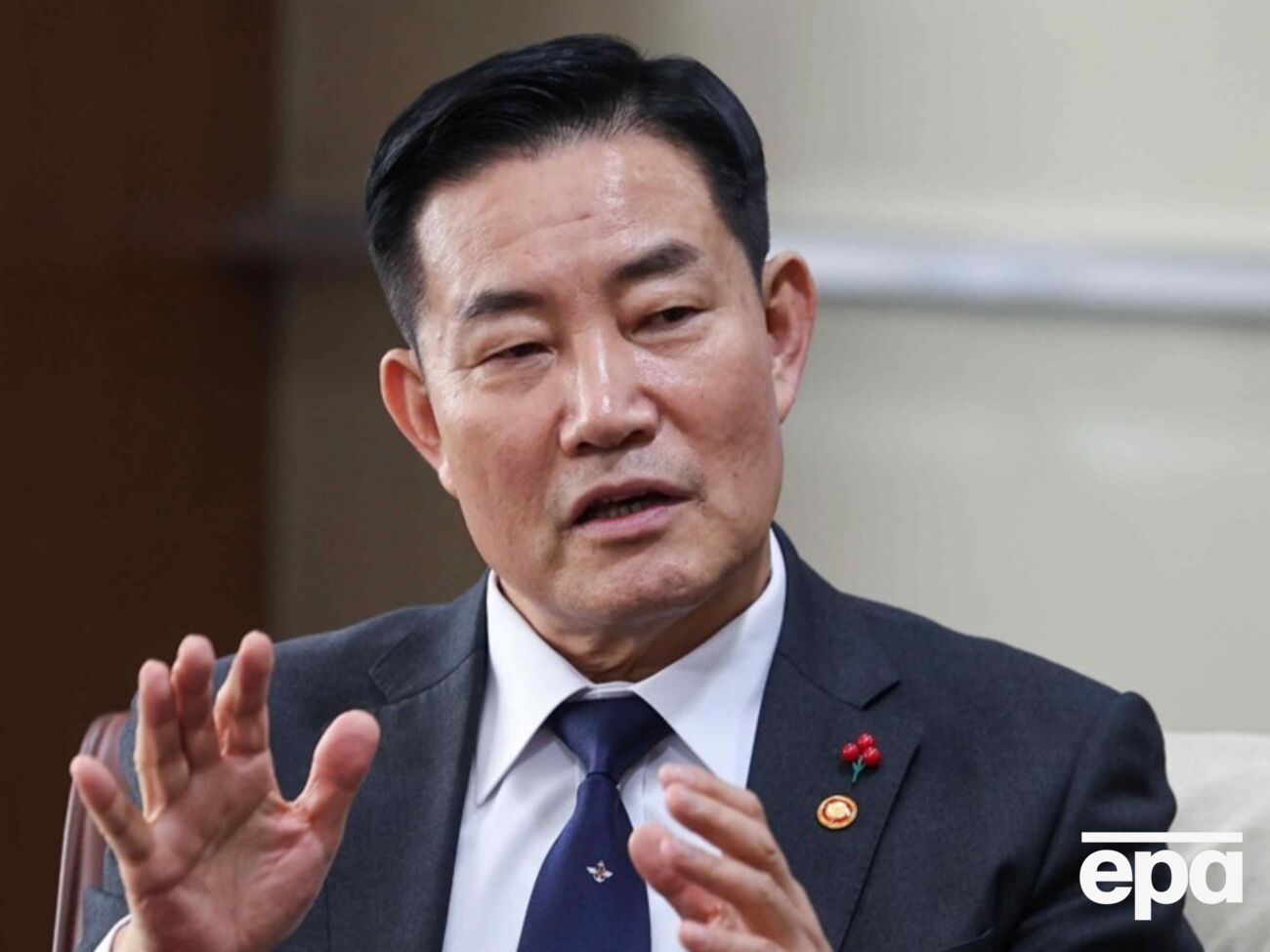 Боєприпаси передають в обмін на харчові продукти й інші товари – Шин Вон Сік