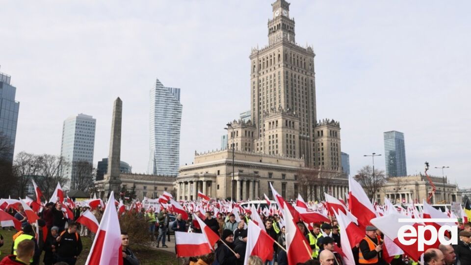Фермери вийшли на протест у Варшаві