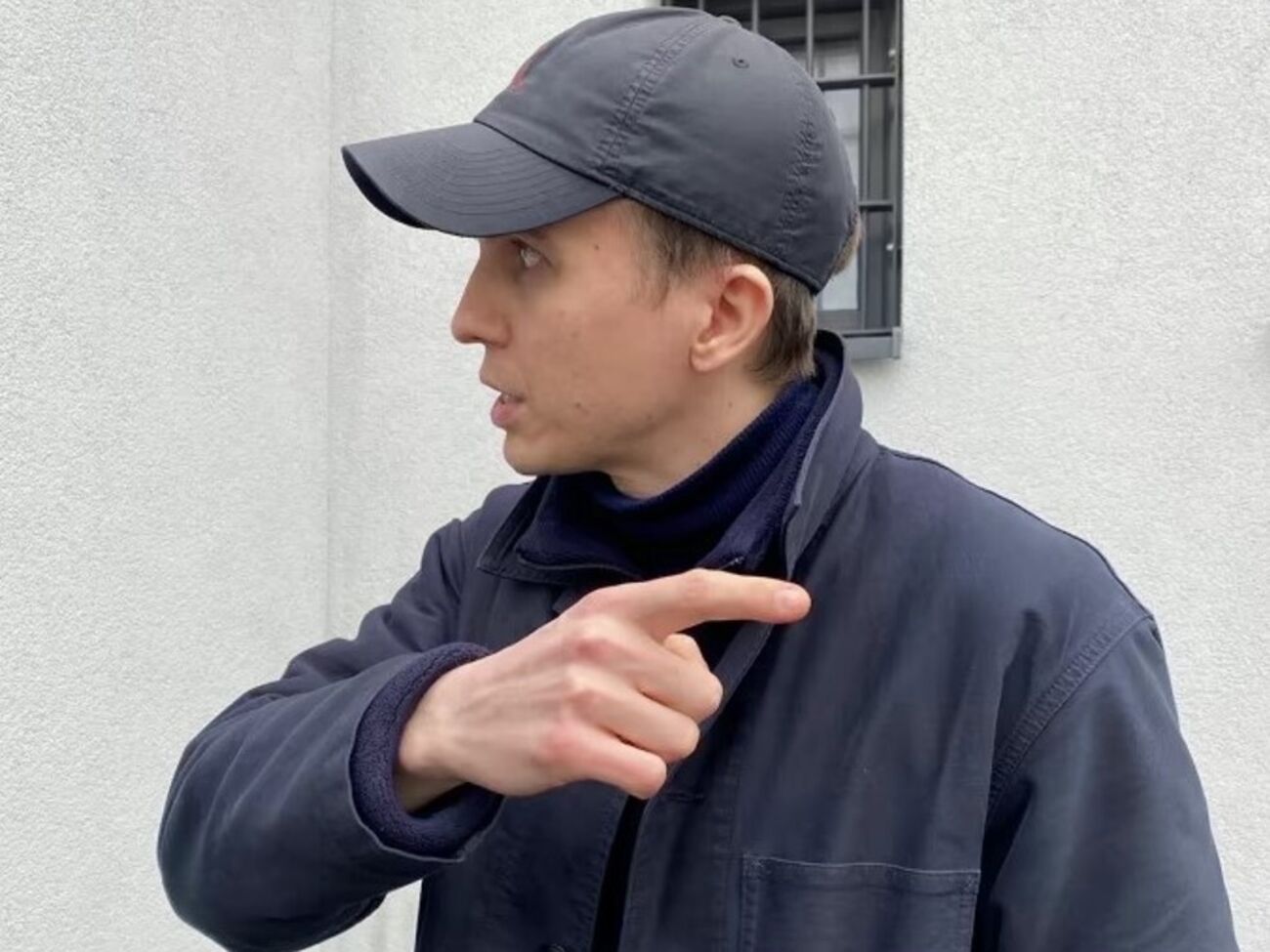 Ткача й оператора розпитували, чи будуть вони розповідати публічно, що їх затримували, зазначили в УП