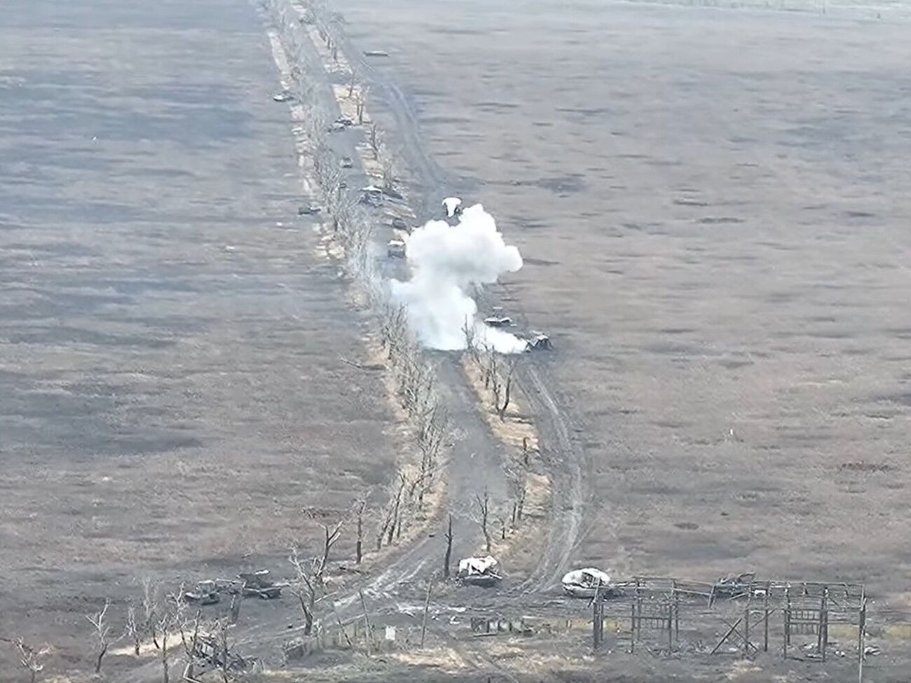 За последнюю неделю оккупанты потеряли на таврийском направлении 30 танков и 104 боевые бронемашины, отметил Тарнавский