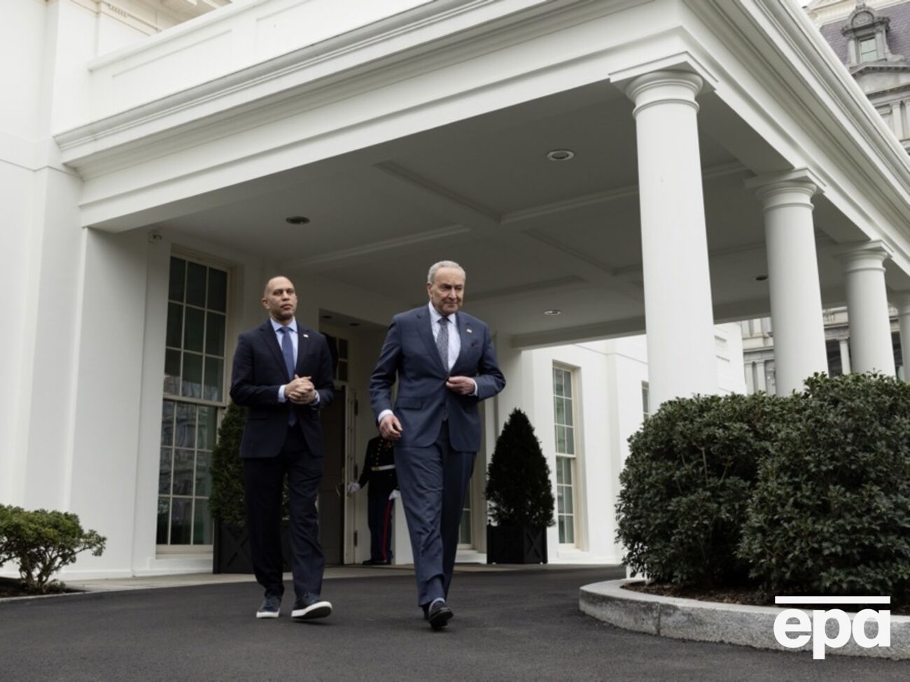 Встреча проходила в Белом доме, на ней присутствовали Джеффрис и Шумер