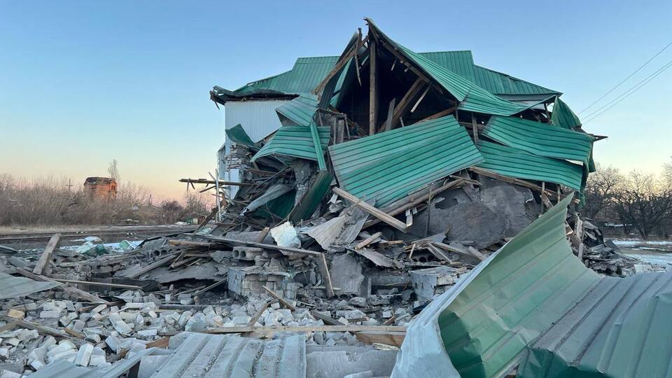 Враг атаковал территорию железнодорожного вокзала