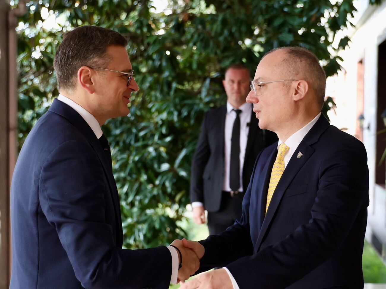 Кулеба повідомив, що під час першого візиту до Албанії зустрівся із Хасані