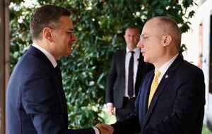 Кулеба сообщил, что в ходе первого визита в Албанию встретился с Хасани