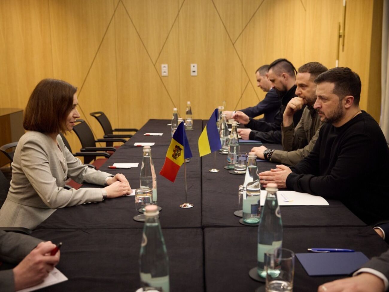 Санду и Зеленский провели встречу в Тиране 28 февраля