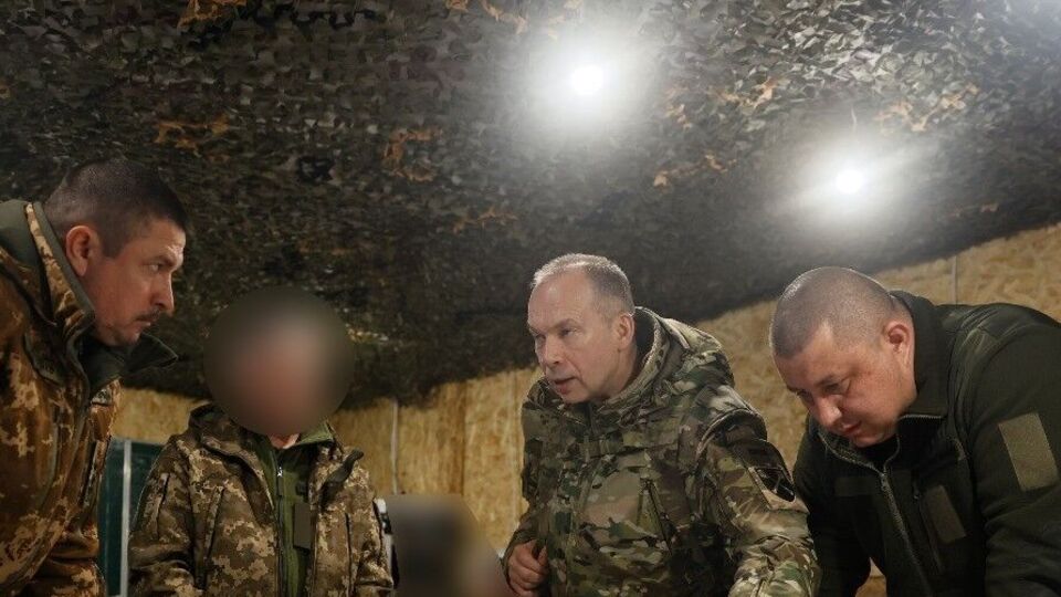 Сирський з'їздив на передову – допомагав командирам виправити прорахунки в обороні на авдіївському напрямку