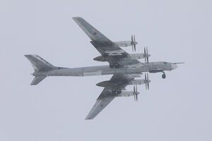 Оккупанты усилили авиационное влияние, используют бомбардировщики, говорят в Луганской ОВА