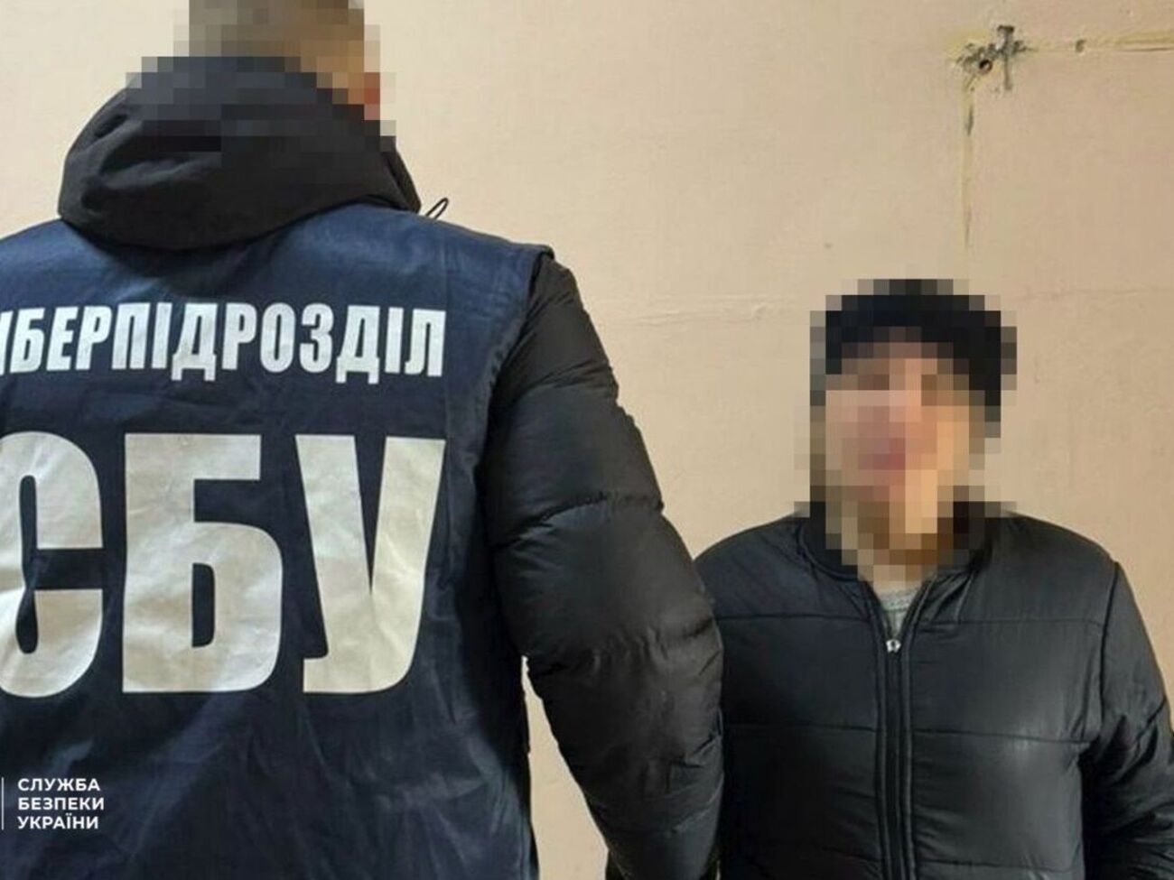 Фігурантка перебуває під вартою. Їй загрожує довічне ув'язнення
