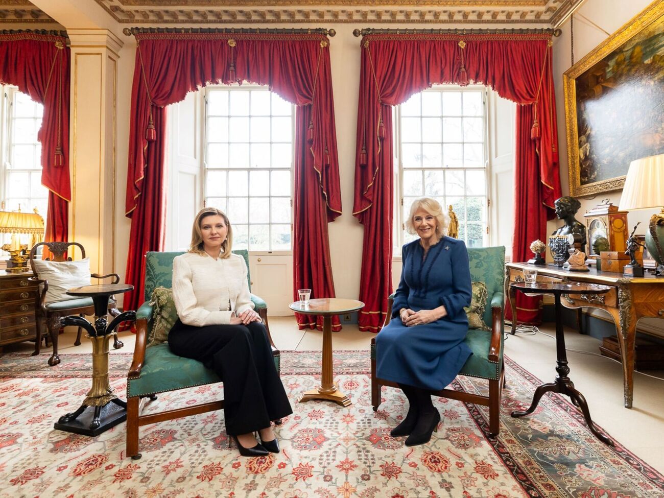 Зеленська під час зустрічі з королевою Каміллою подякувала за послідовну підтримку України