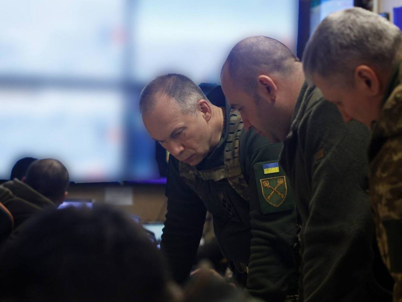 Сырский: При работе с командирами бригад основное внимание обращаю на то, как организована работа на пунктах управления по огневому поражению противника