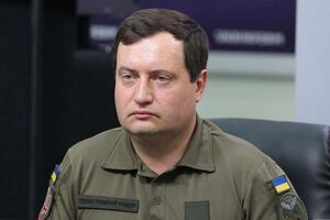 Для дезінформації в Україні окупанти "скуповують" десятки людей