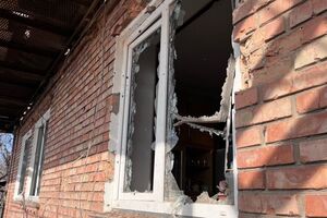 В Никополе россияне повредили санаторий и пять частных домов