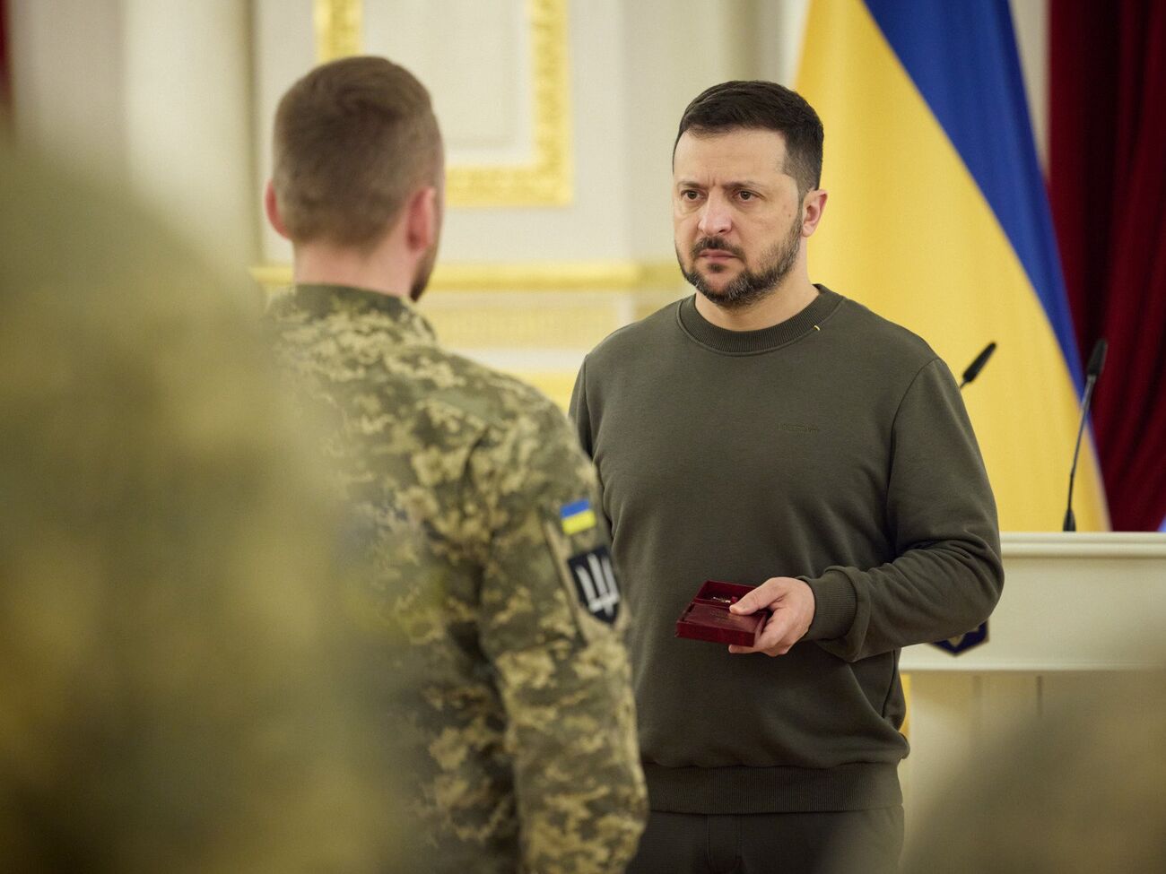 Зеленський вручив військовим ГУР Міноборони ордени Богдана Хмельницького ІІ і ІІІ ступенів, ордени "За мужність" ІІІ ступеня