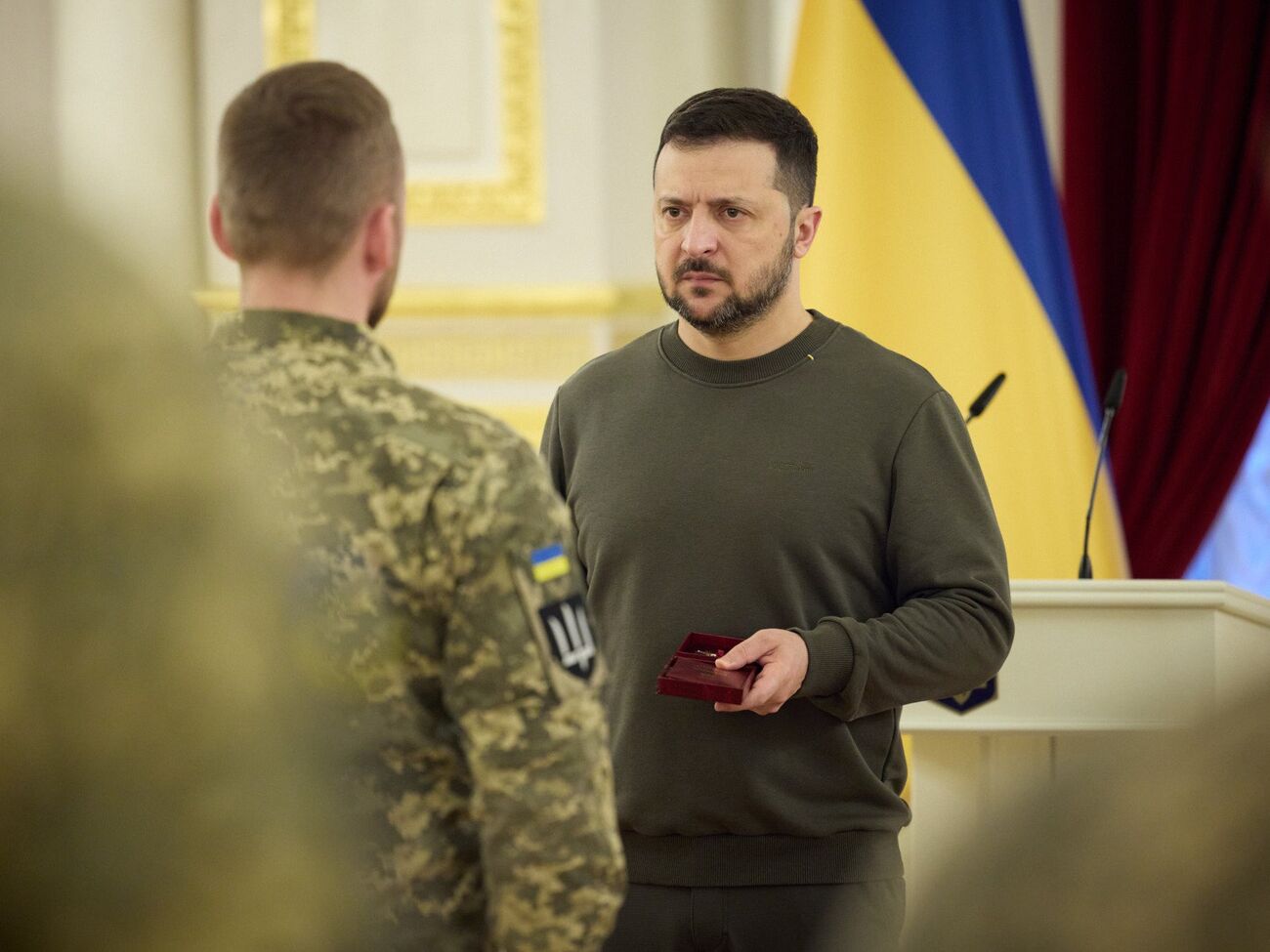 Зеленський нагородив розвідників за знищення катера РФ