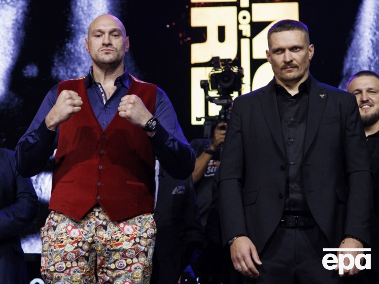 Бой Усика и Фьюри переносится второй раз