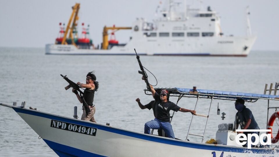 Сомалийские пираты захватили первое судно после шестилетнего перерыва