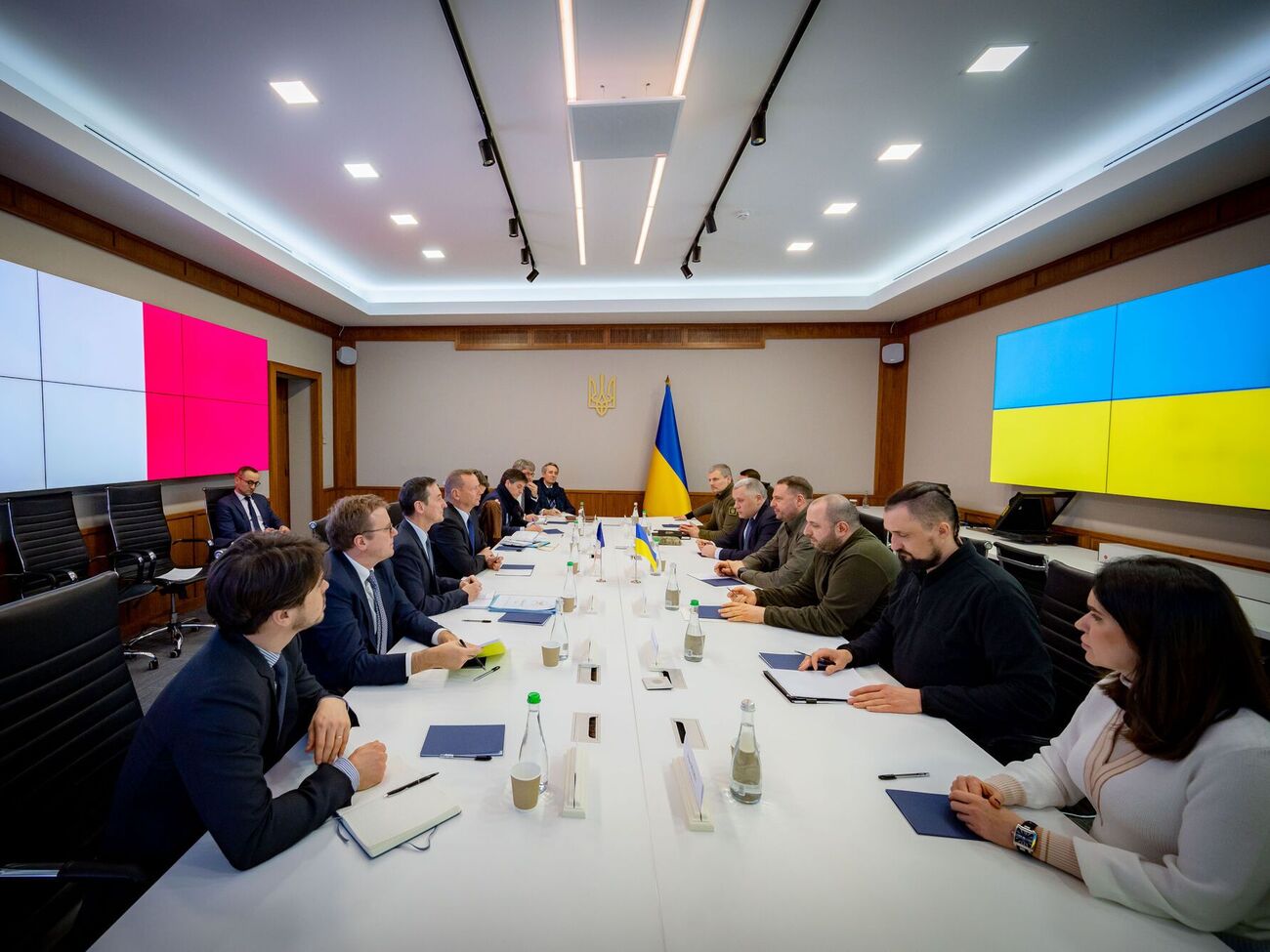 У межах візиту французької делегації відбулися переговори із Францією щодо укладання двосторонньої угоди про надання Україні безпекових гарантій