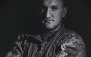 Белоконь в 2017 году в центре Одессы установил рекорд Украины по перемещению тягача с прицепом, заполненного людьми