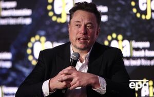 По данным газеты, топ-менеджеры компаний Маска "имеют глубокие личные и финансовые связи" с ним