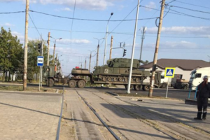 Оккупанты накапливают тяжелую технику в Мариуполе и не испытывают проблем с мобилизованными, отметил Андрющенко