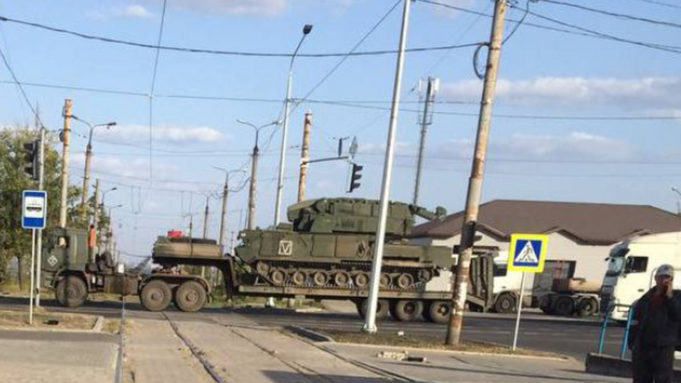Окупанти накопичують важку техніку в Маріуполі й не мають проблем із мобілізованою живою силою, зазначив Андрющенко