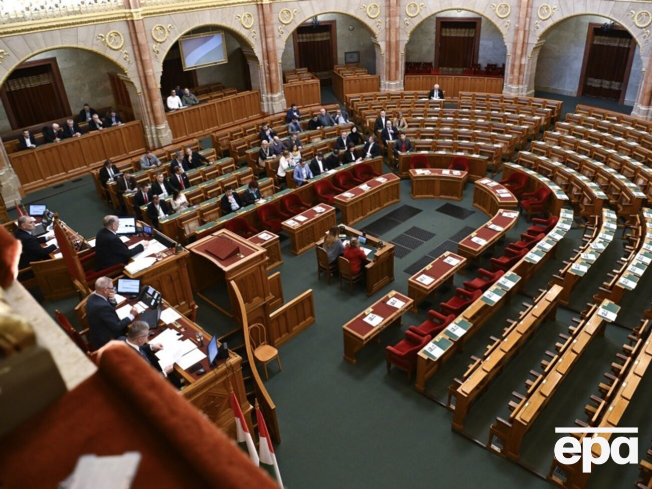 Заседание парламента для ратификации вступления Швеции в НАТО инициировала венгерская оппозиция, однако члены партии Орбана не пришли на него