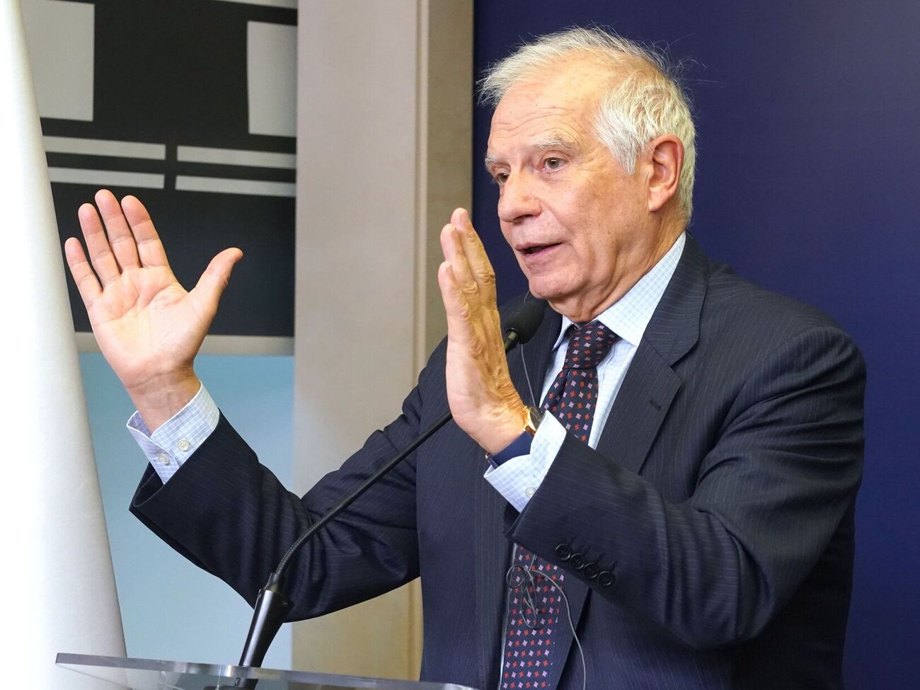 31 января Боррель заявлял, что Украина до марта получит только 524 тыс. боеприпасов из обещанных ей 1 млн артснарядов