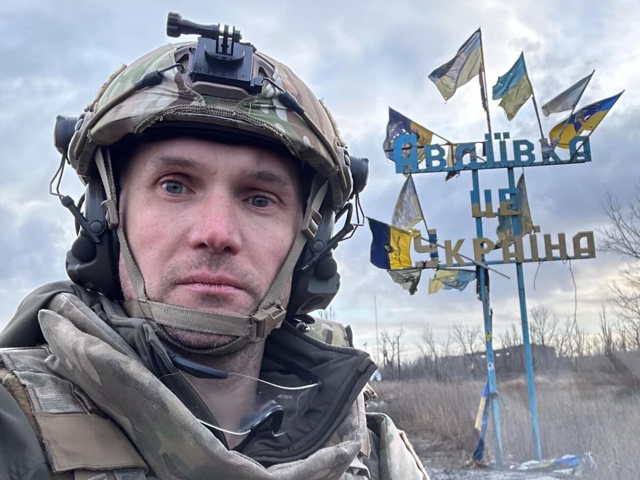 Те, кто отправил военнослужащих СБУ следить за журналистами, когда в окопах Авдеевки вынуждены сражаться пожилые ремонтники, – настоящие предатели Украины