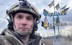 Те, кто отправил военнослужащих СБУ следить за журналистами, когда в окопах Авдеевки вынуждены сражаться пожилые ремонтники, – настоящие предатели Украины