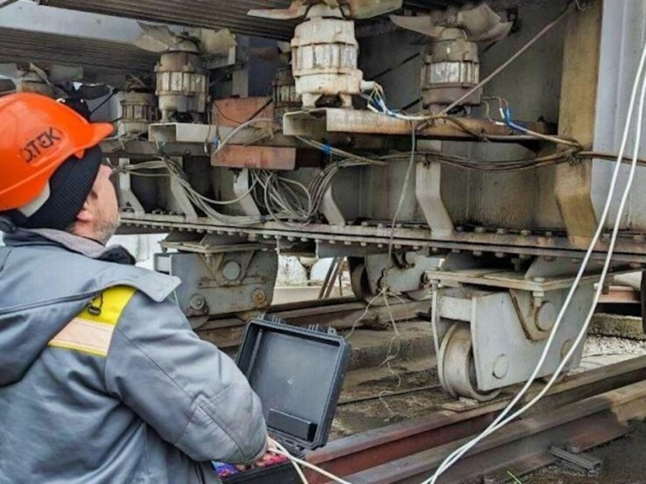 Ремонтні бригади полагодили енергооб'єкт до працездатного стану й запустили підстанцію в роботу