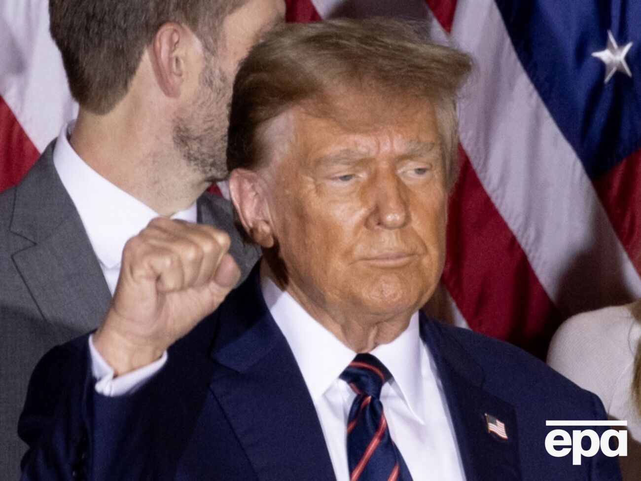 Трамп у своїй скарзі стверджував, що кримінальна відповідальність для експрезидентів може "відкрити шлюзи для безпідставного переслідування"