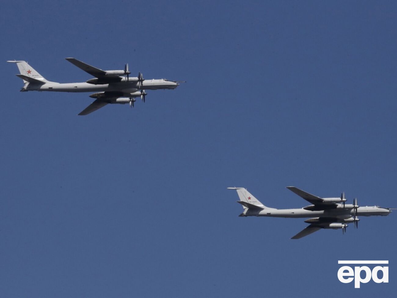 Россия подняла в воздух бомбардировщики Ту-95 и запустила ракеты
