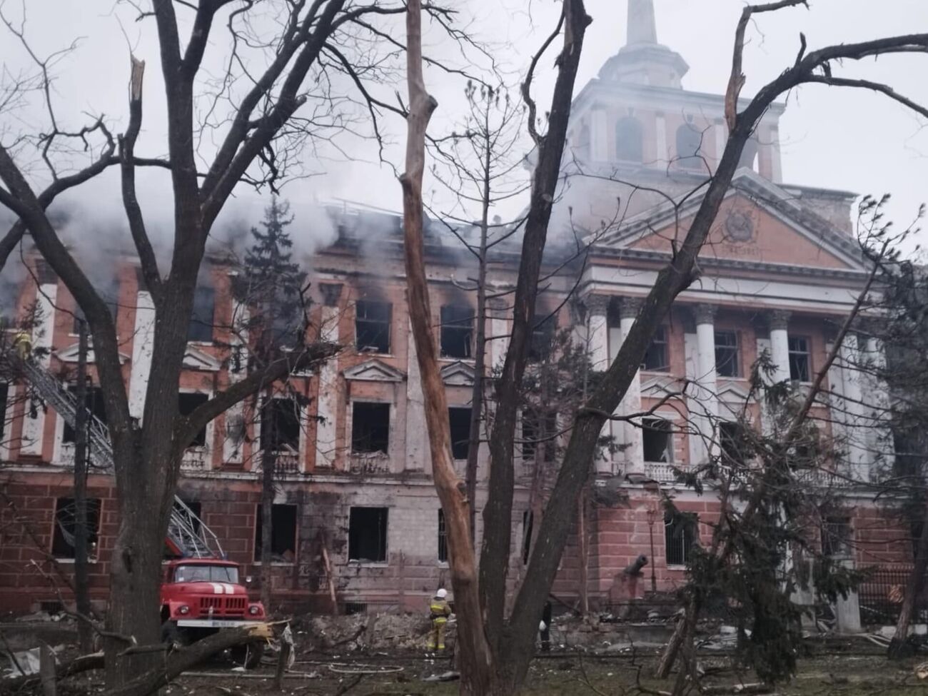 Миколаїв потрапив під масований ракетний удар РФ
